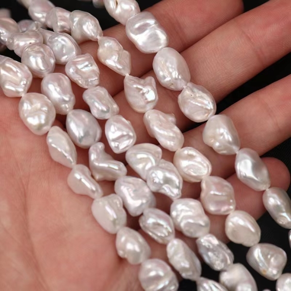 Wholesale Strong Luster 9-10mm thick biwa baroque loose pearl Natural Freshwater Pearl strand