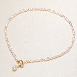 Fashion freshwater pearl necklace pendant 4-5mm rice pearl necklace with handcrafted adjustable clasp