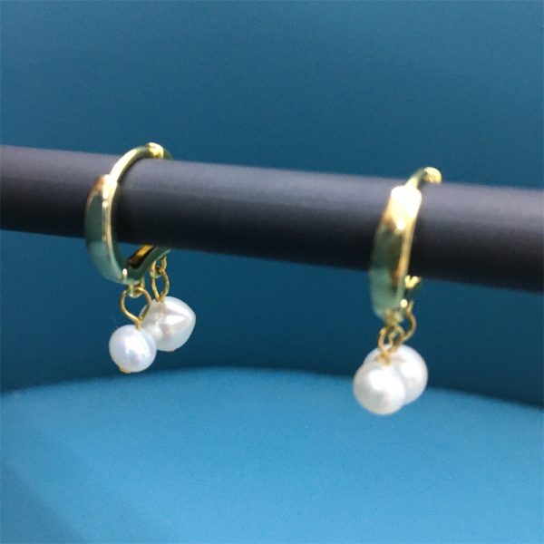 new design freshwater pearl earrings pearl ear buckle hoop earrings